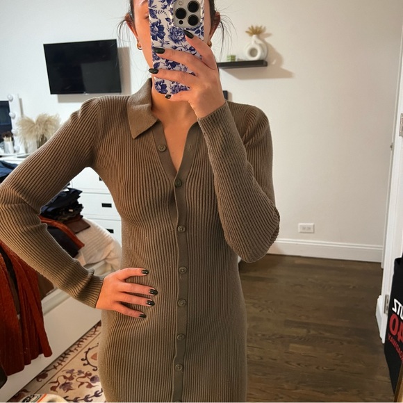 Abercrombie and Fitch ribbed midi button down sweaterdress - Picture 4 of 5